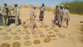 للعام الرابع.. السعودية تمدد مشروع نزع الألغام باليمن