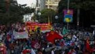 "كورونا" يشعل أجواء البرازيل.. مطالب برحيل الرئيس