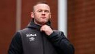 بسبب "صور محرجة".. بلاغ من واين روني إلى الشرطة