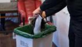 بالشَعْر.. صالونات بريطانيا تساهم في تنظيف البحر