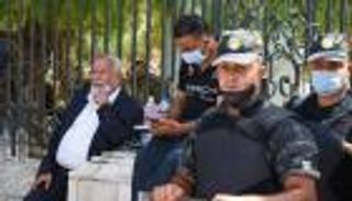 فرض حظر تجول كامل في جميع أنحاء تونس