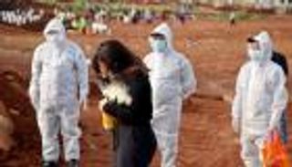 إندونيسيا تسجل أعلى زيادة يومية في وفيات كورونا