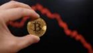 أسعار العملات الرقمية اليوم.. بيتكوين وأخواتها في مستنقع الخسائر