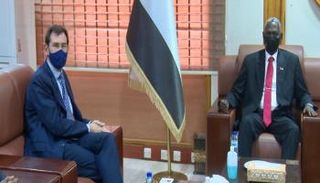 وزير الدفاع مع سفير الاتحاد الأوروبي