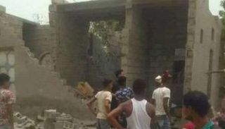 منزل تضرر بسبب القصف الحوثي - أرشيفية