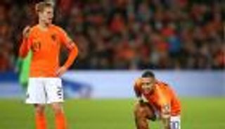 من دي يونج إلى ديباي.. لماذا يفضل النجوم برشلونة رغم الأزمات؟