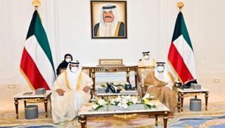 جانب من لقاء ولي عهد الكويت ووفد الاتحادي الإماراتي