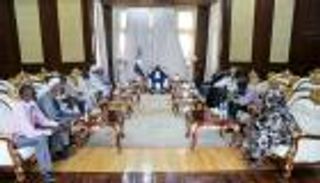 "السيادة السوداني" يتعهد بمعالجة مشكلات العائدين من جوبا