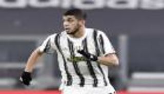 التونسي حمزة رفيعة يضع يوفنتوس في ورطة بسبب كورونا