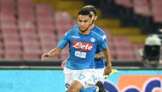 النجم الجزائري آدم وناس