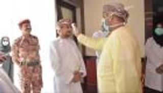 عُمان تمدد إغلاقا ليليا لمواجهة كورونا
