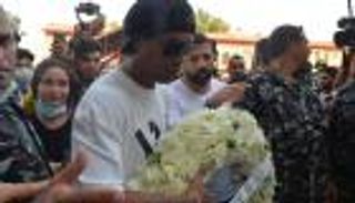 فوضى واشتباكات.. ماذا حدث في زيارة رونالدينيو لبيروت؟