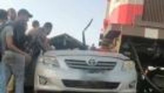 قطار يدهس 3 داخل سيارة في مصر