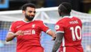 بسبب كأس أمم أفريقيا.. ليفربول يراقب 6 لاعبين لخلافة صلاح وماني