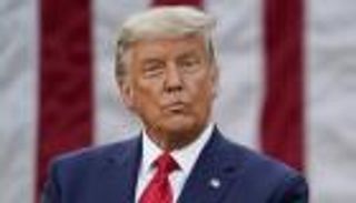 ضربة مزدوجة يتعرض لها ترامب.. الضرائب والانتخابات