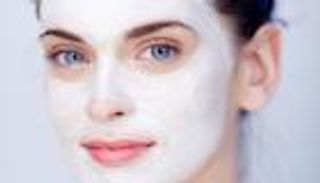 ماسك لنضارة الوجه من أول مرة.. 5 وصفات مثالية