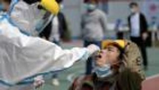 بعد أكبر تفشٍ للوباء.. الصين تخضع ملايين السكان لفحوص كورونا