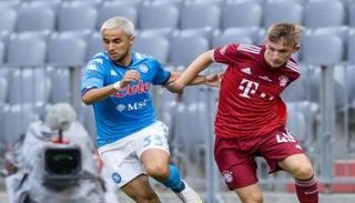  آدم وناس لاعب نابولي