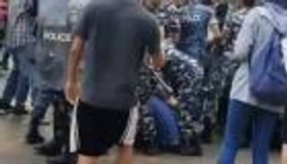 فيديو.. مواجهات عنيفة بين طلاب الثانوية والقوى الأمنية في لبنان 