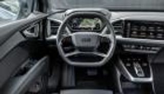 تصاميم جديدة وغريبة لمقود السيارة.. تعرف عليها