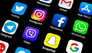 عالم كامل متحرك خلال الدقيقة الواحدة على شبكة الويب