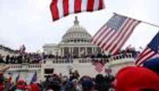 اجتياح الكونجرس يخنق رابع شرطي أمريكي