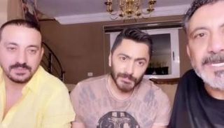 تامر حسني يتوسط نصر محروس ودياب