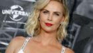 أسرار كواليس أفلام تشارليز ثيرون.. أسنان صناعية ووزن زائد