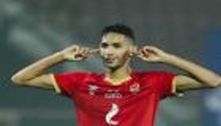 بدر بانون.. فيروس كورونا يضرب مدافع الأهلي المصري