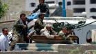 اغتيال أستاذ جامعي طالب الحوثيين برواتب زملائه في صنعاء 