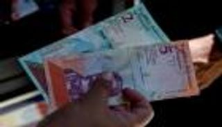 التضخم يعصف بفنزويلا.. حذف 6 أصفار من العملة المنهارة
