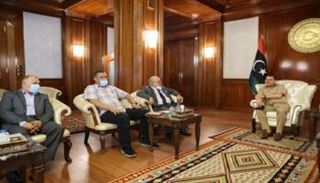 الدبيبة خلال لقائه بأعيان الزاوية