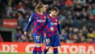 برشلونة يشتعل.. جريزمان في مرمى النيران بسبب ميسي