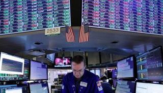 متداولون في بورصة نيويورك - رويترز