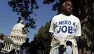 نمو الوظائف يقلب الطاولة في أمريكا.. الدولار يصعد والذهب ينهار