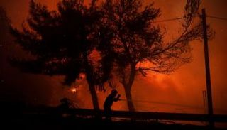 حرائق الغابات في أثينا