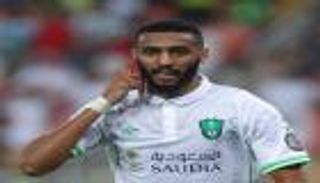 مهند عسيري.. اعتزال مفاجئ ينهي مسيرة مميزة بالملاعب السعودية