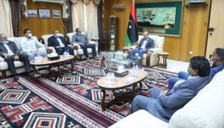 جانب من لقاء عبد الله اللافي بأعضاء بلديات ورشفانة (الرئاسي)