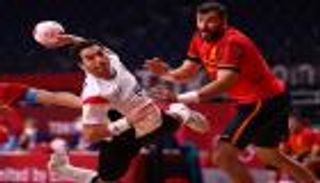 بعد الاعتزال الدولي.. 10 أرقام تاريخية في مسيرة أحمد الأحمر الذهبية