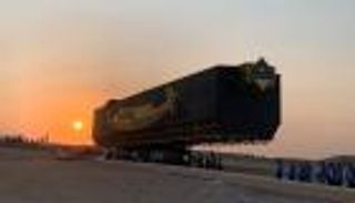 صور.. وصول مركب الملك خوفو إلى المتحف المصري الكبير