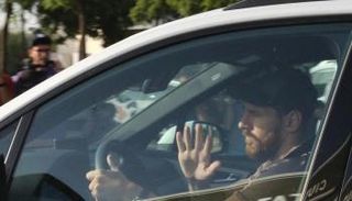 ليونيل ميسي قائد برشلونة السابق