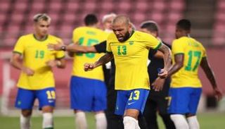 داني ألفيس لاعب منتخب البرازيل