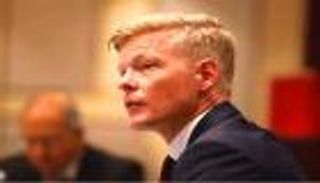 الإمارات تؤكد دعم جهود إيجاد حل سياسي لإنهاء الأزمة اليمنية