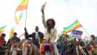 بالخيل والدروع.. إثيوبيون ينتفضون ضد جبهة "تحرير تجراي"