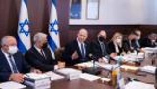 إسرائيل تهدد "عربدة" إيران وتحذر من عدوانها "بحرا وجوا وبرا"