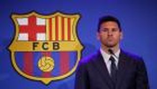 أحدثها أجويرو.. المصائب تتوالى بعد رحيل ميسي عن برشلونة