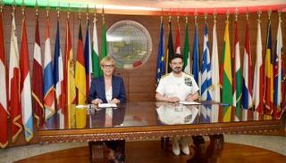 جانب من توقيع الاتفاقية 