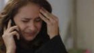 نيللي كريم تلغي حفل زفافها بعد وفاة دلال عبدالعزيز