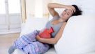 أعشاب مثالية لخفض آلام الدورة الشهرية.. منها البابونج واللافندر