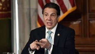 أندرو كومو حاكم ولاية نيويورك الأمريكية